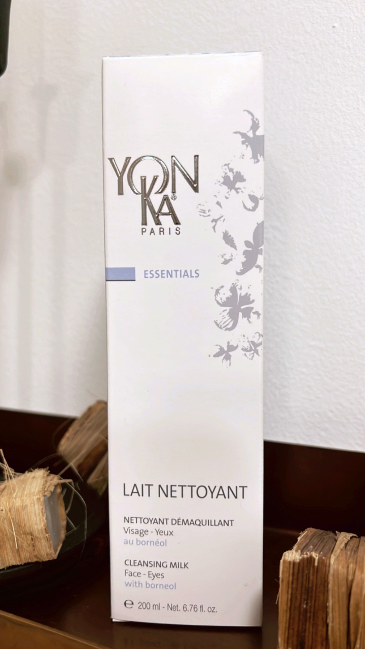 Cleansing Milk face and eyes fra Yonka fugter mens du renser!